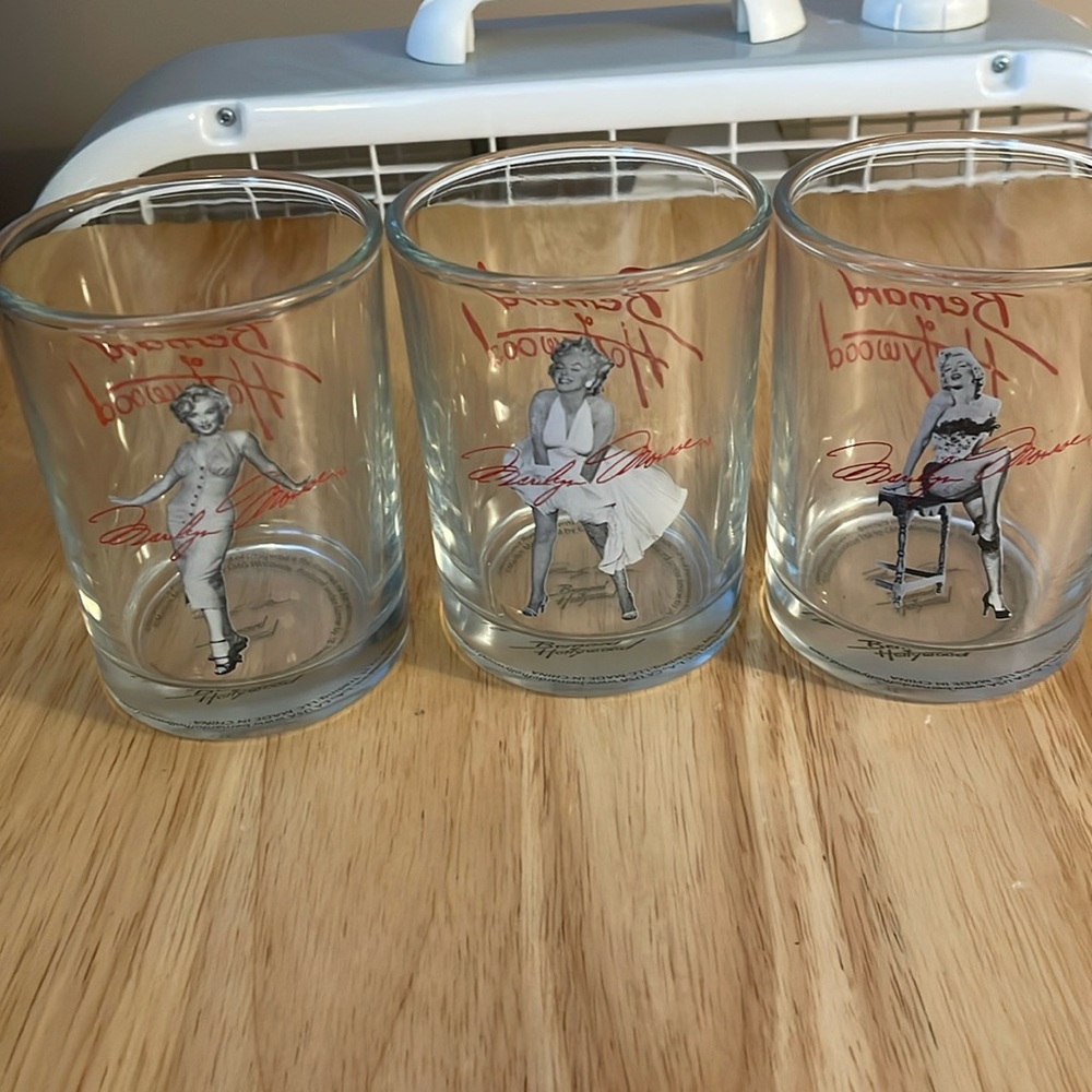Marilyn Monroe glassware